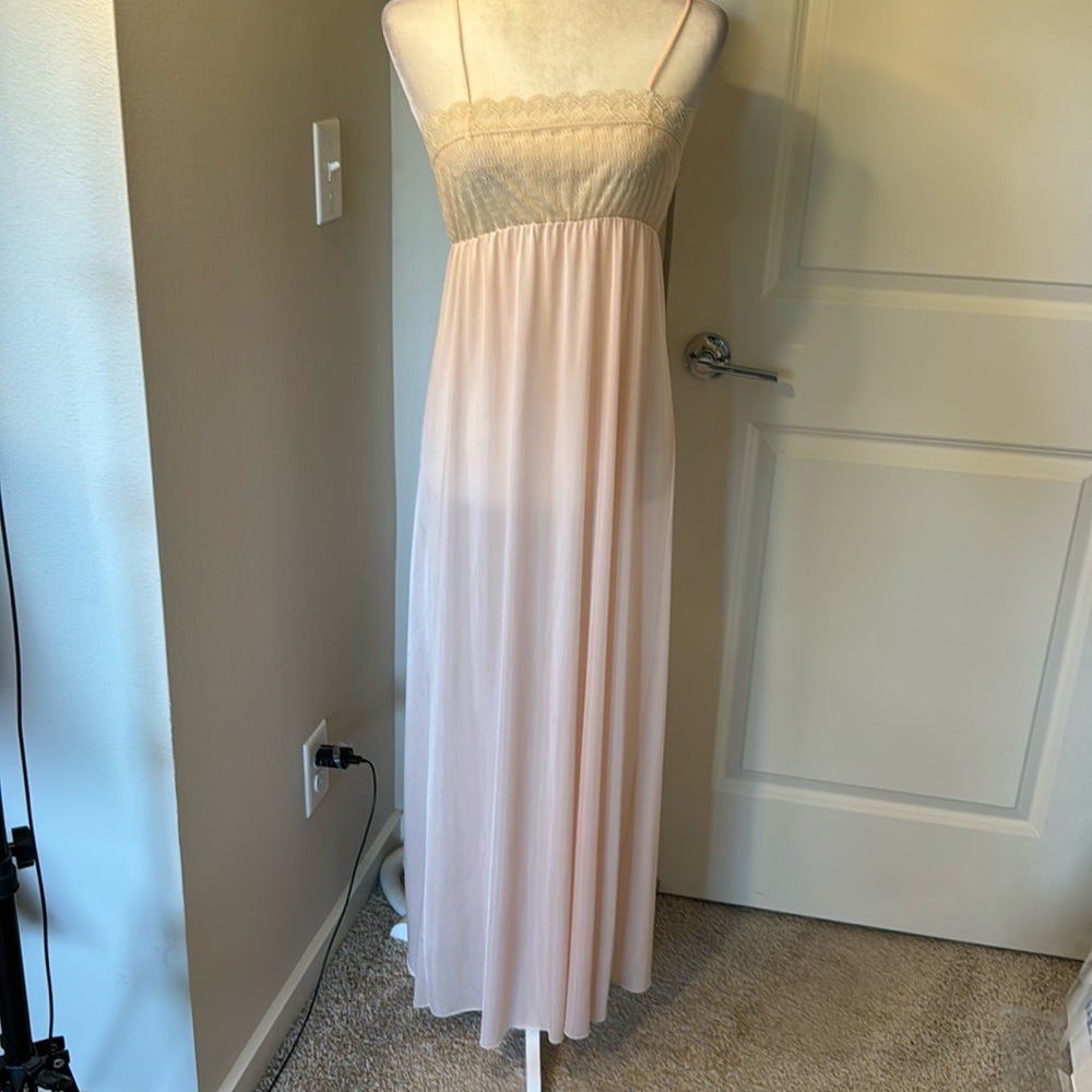 Vintage Undercover Wear Shimmer Nylon Nightgown Sz Med Babydoll Lingerie